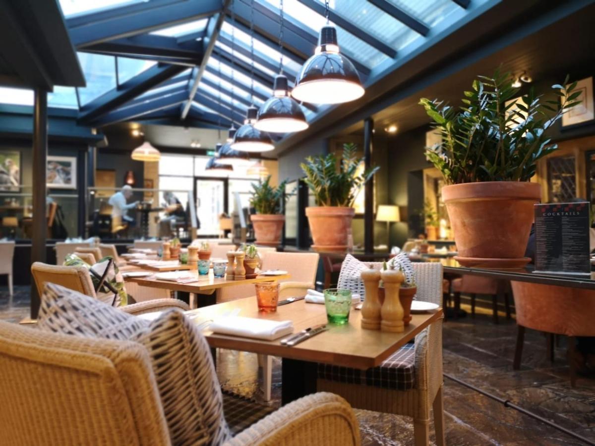 The Broadway Hotel المظهر الخارجي الصورة